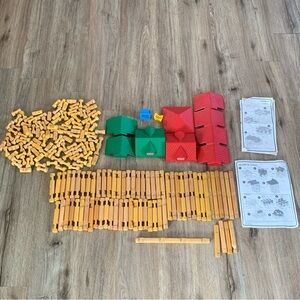 Mixed Lot Of 204 Pieces Vintage Playskool Lincoln Logs 1992 & 1993 No Box